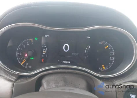 2015 Jeep Grand Cherokee Overland z USA, uszkodzony, nr VIN 1C4RJFCG2FC942817